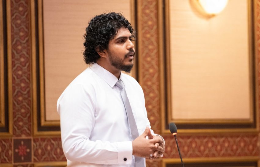 ހިތަދޫ މެދު ދާއިރާގެ މެންބަރު އަޙްމަދު އަޒާން