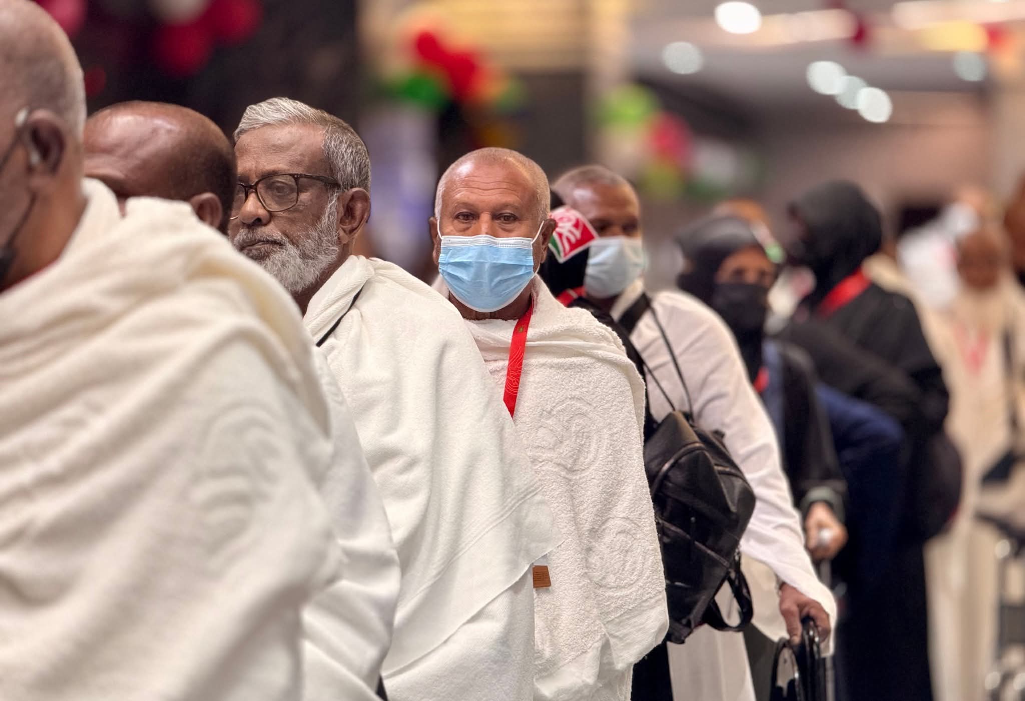 ދިވެހި ހުރިހާ ޙައްޖުވެރިން މިހާރު ތިބީ ޢަރަފާތު ބިމުގައި