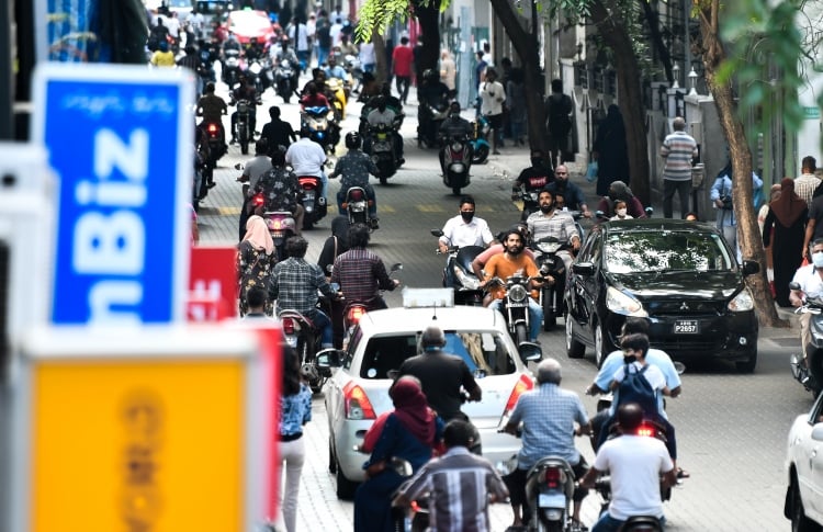 ލޯބިވެރިޔާއަށް ހަމަލާދިން 32 އަހަރުގެ އަންހެން މީހާގެ ބަންދަށް 30 ދުވަސް