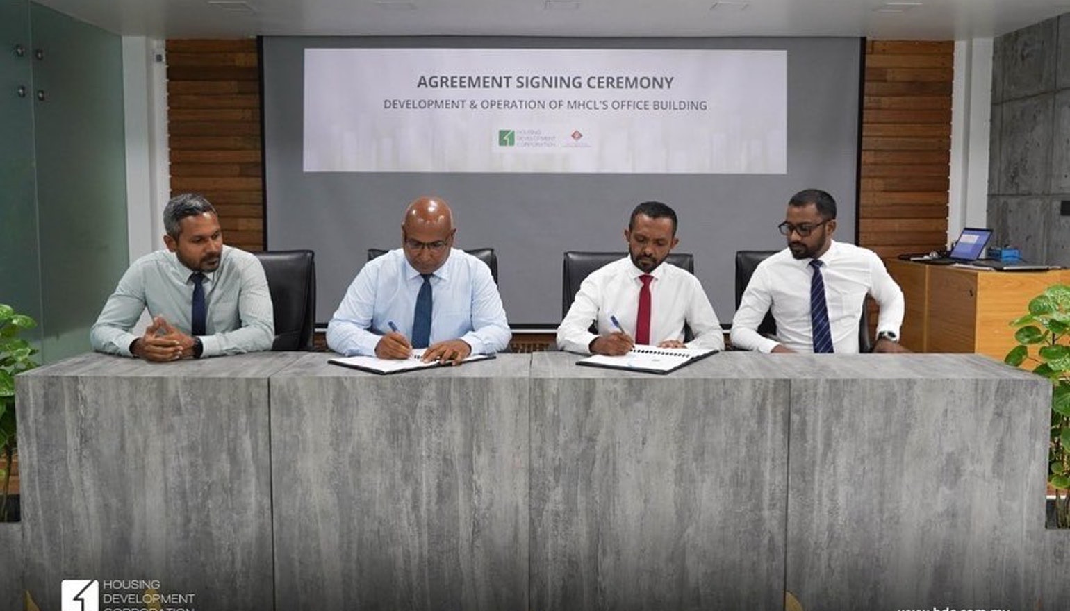 ހައްޖު ކޯޕަރޭޝަންގެ އިމާރާތް އަޅަން ހުޅުމާލޭން ބިމެއް ދީފި