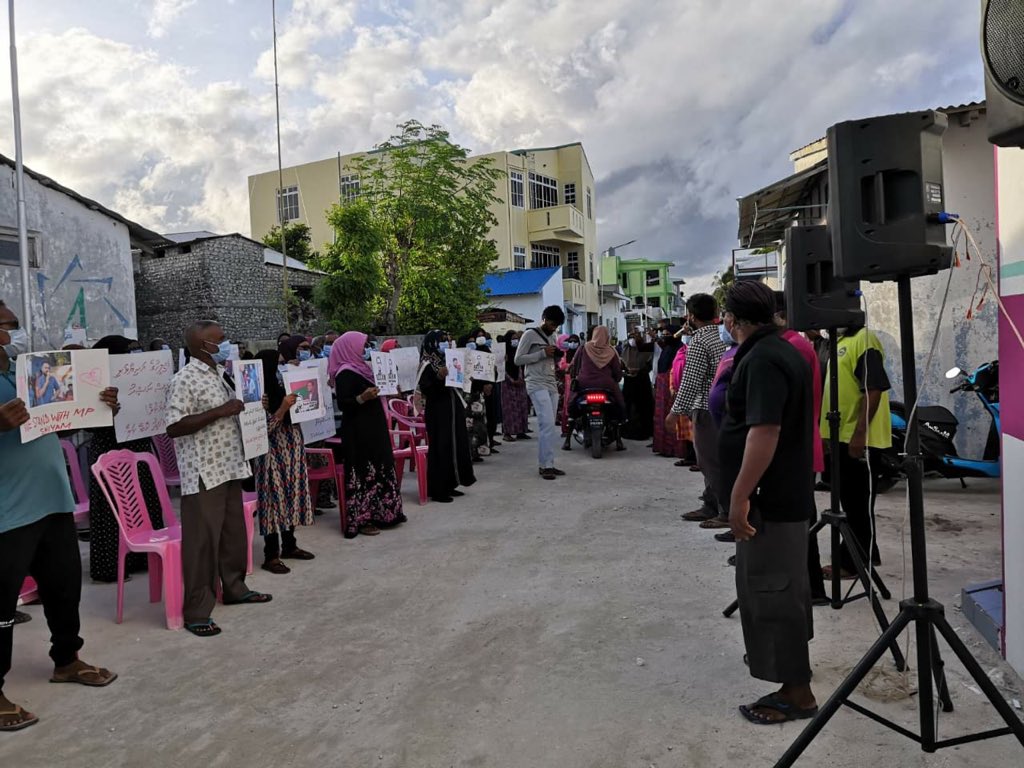 މެމްބަރު ޝިޔާމު ގަޔަށް އަތްލުމުން ނޭފަރު ރައްޔިތުން ރަތަށް