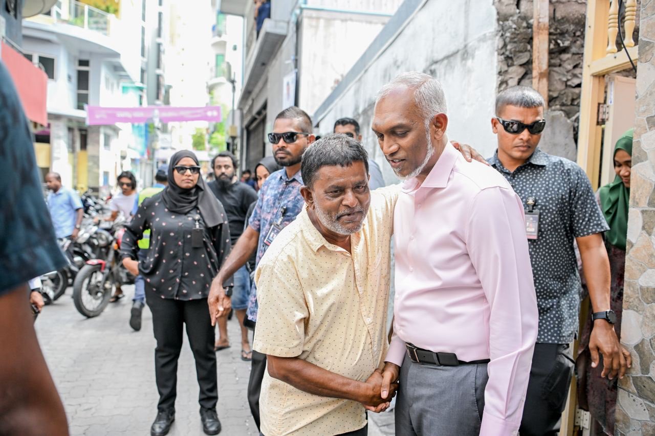 ރައީސް މުއިއްޒު މައްޗަންގޮޅި އުތުރުގައި ދޮރުން ދޮރަށް ހިންގަވައިފި