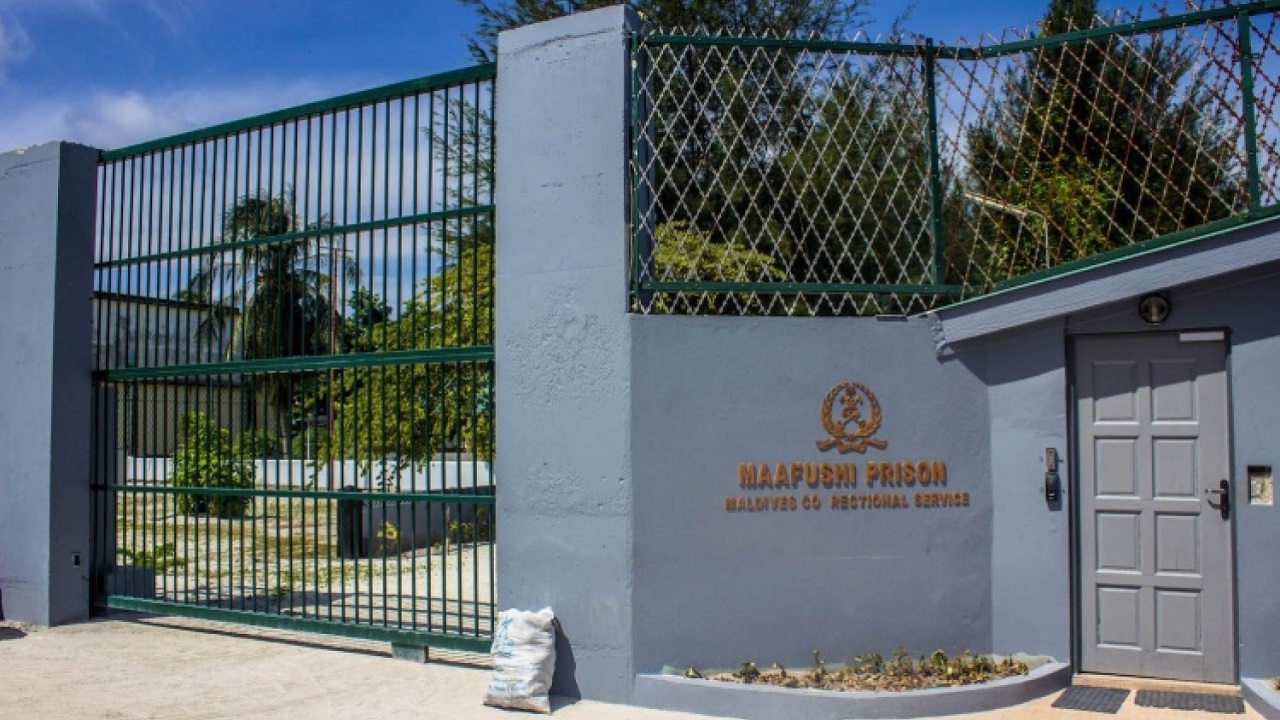 ޖަލު ފަޅާލާފައެއް ނުވޭ؛ ބޭރުން ބަޔަކު ވަދެފައެއްވެސް ނުވޭ: ކޮމިޝަނަރ