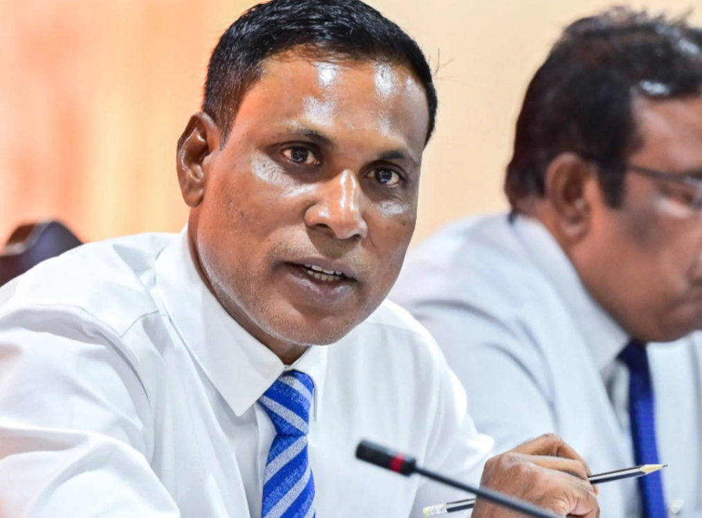 ޤާނޫނުއަސާސީއާ ނުކުޅެ ވެރިކަންކުރަން އެންމެންވެސް ދަސްކުރަން ޖެހޭ: ޑރ. ޝަމްހީދު