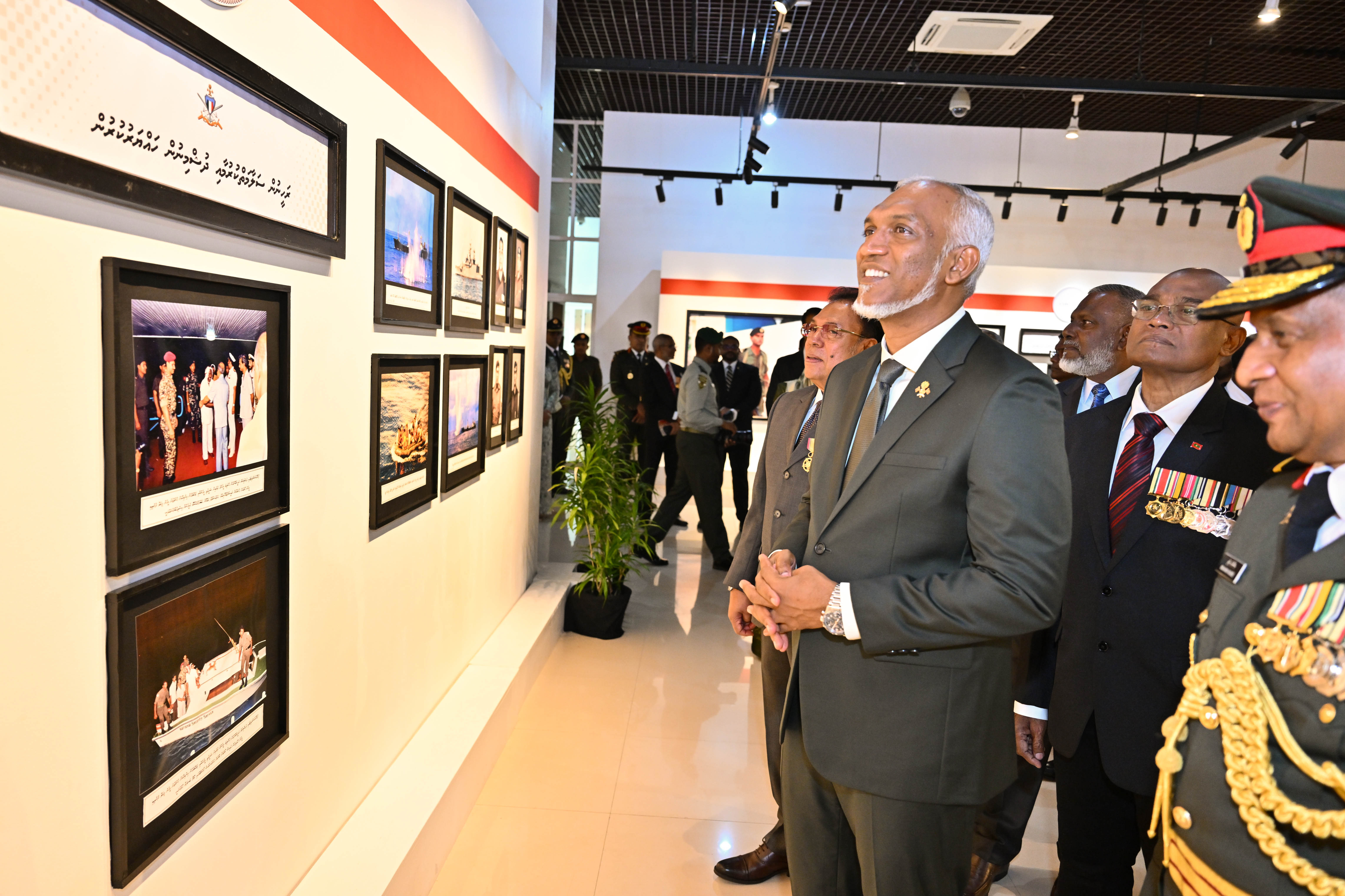 ޤައުމުގެ ދިފާޢުގައި ލެއިން ޤުރުބާންވި ފަރާތްތަކުގެ ހަނދާންތައް އައުކުރަންޖެހޭ: ރައީސް