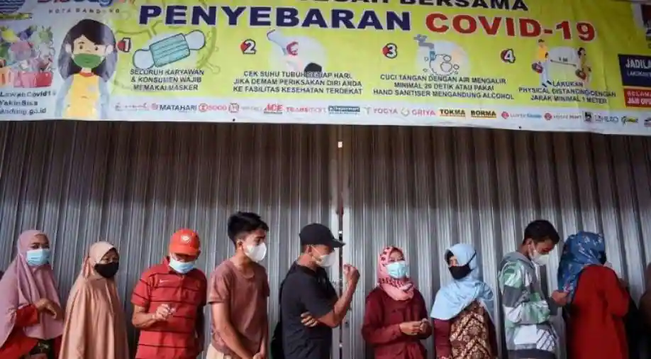 އިންޑޮނޭޝިޔާވެސް ތެލަށް ޖެހި ސަލާން ޖަހަނީ