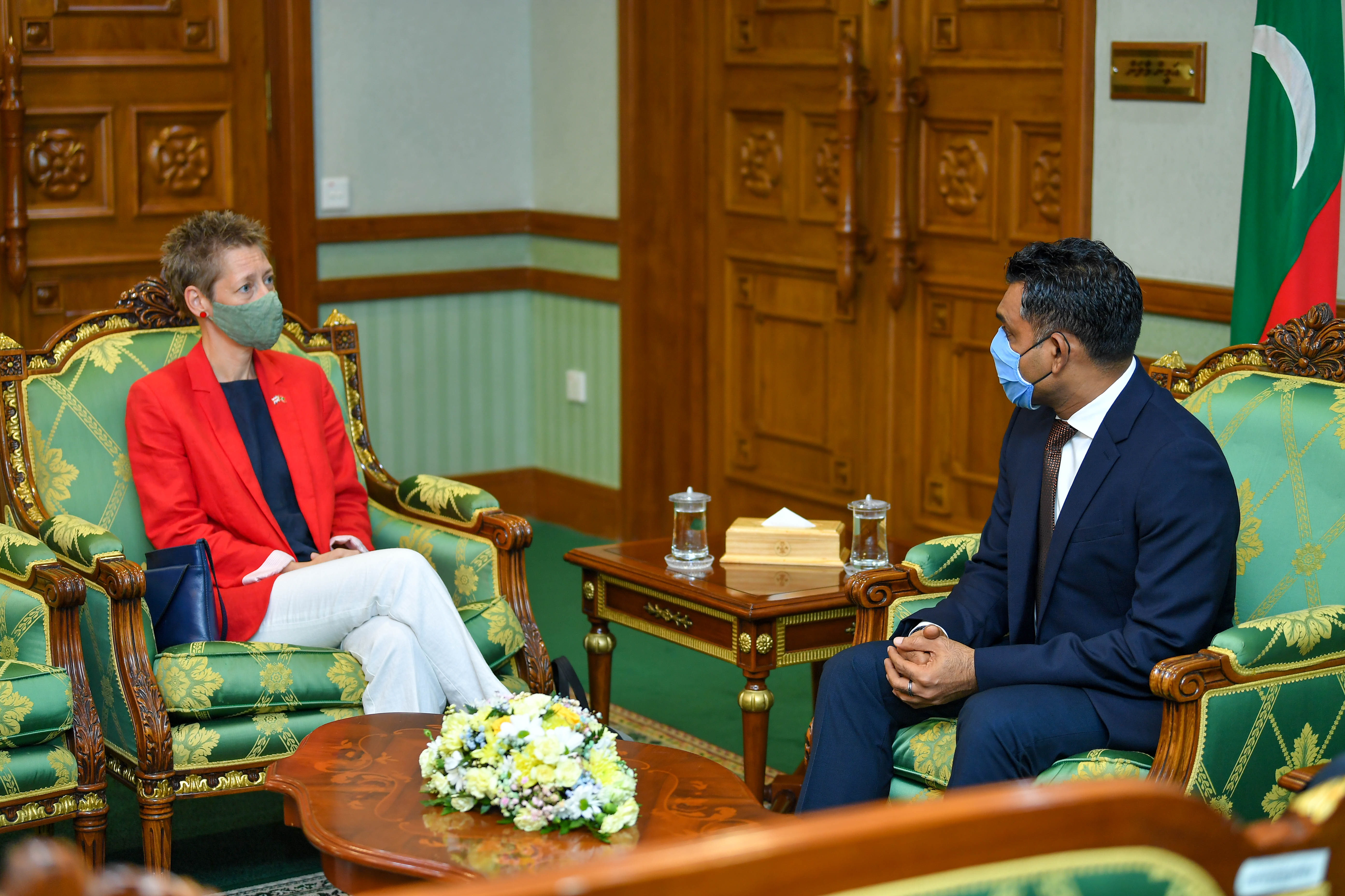 އިނގިރޭސި ސަފީރު ނައިބު ރައީސާ ބައްދަލު ކުރައްވައިފި