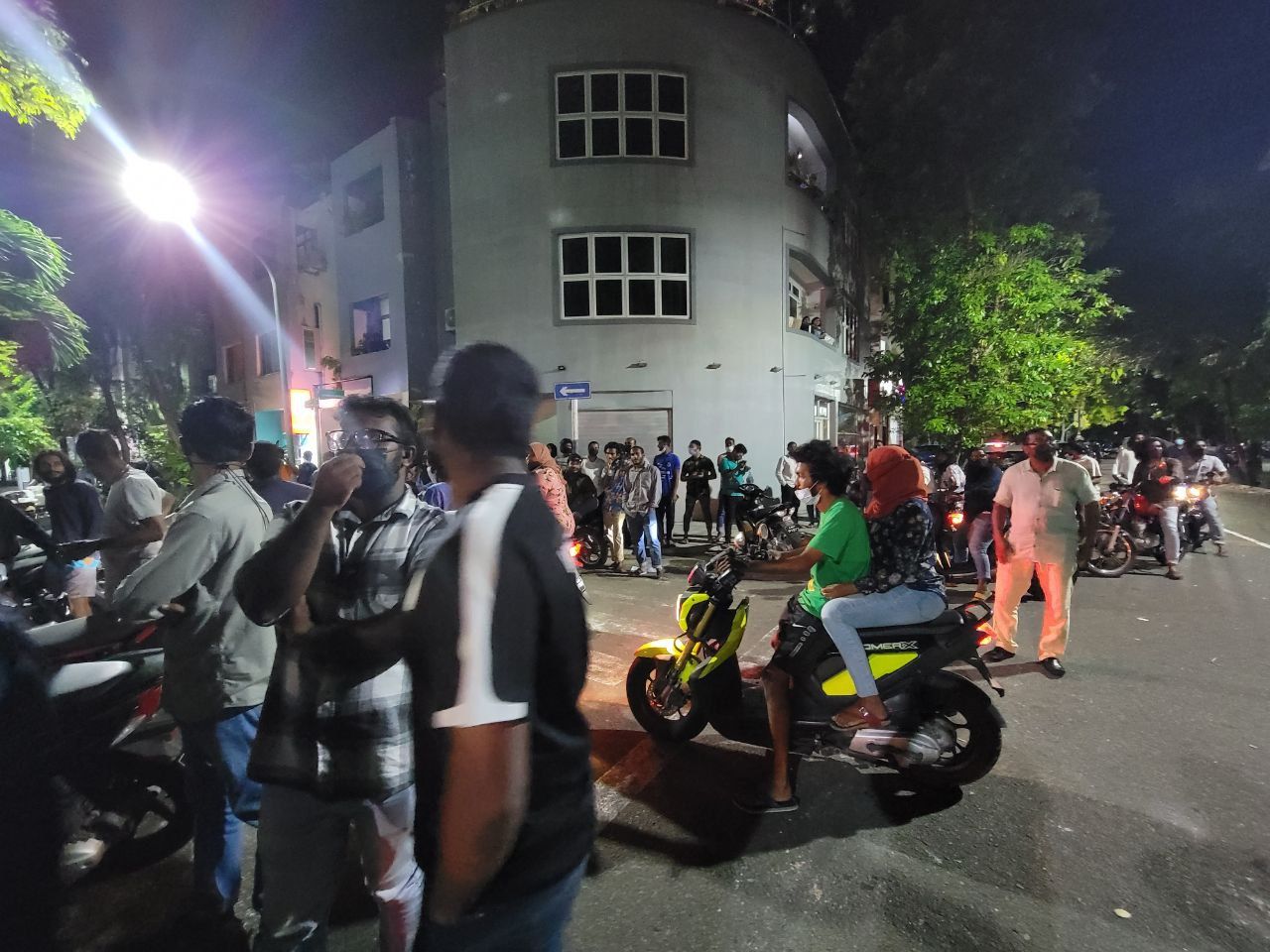 ފިޔަވަތީގައި ކުޑަކުދިން އުޅޭގޮތް ބަލަން އާންމުން ނުދިއުމަށް އެދިއްޖެ