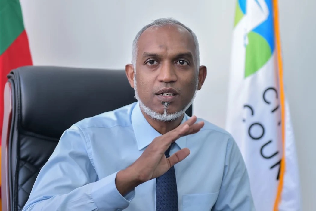 ސަރުކާރުން ކައުންސިލްގެ އަޑުއެހުމަށް މޭޔަރު މުޢިއްޒު އެދިވަޑައިގެންފި