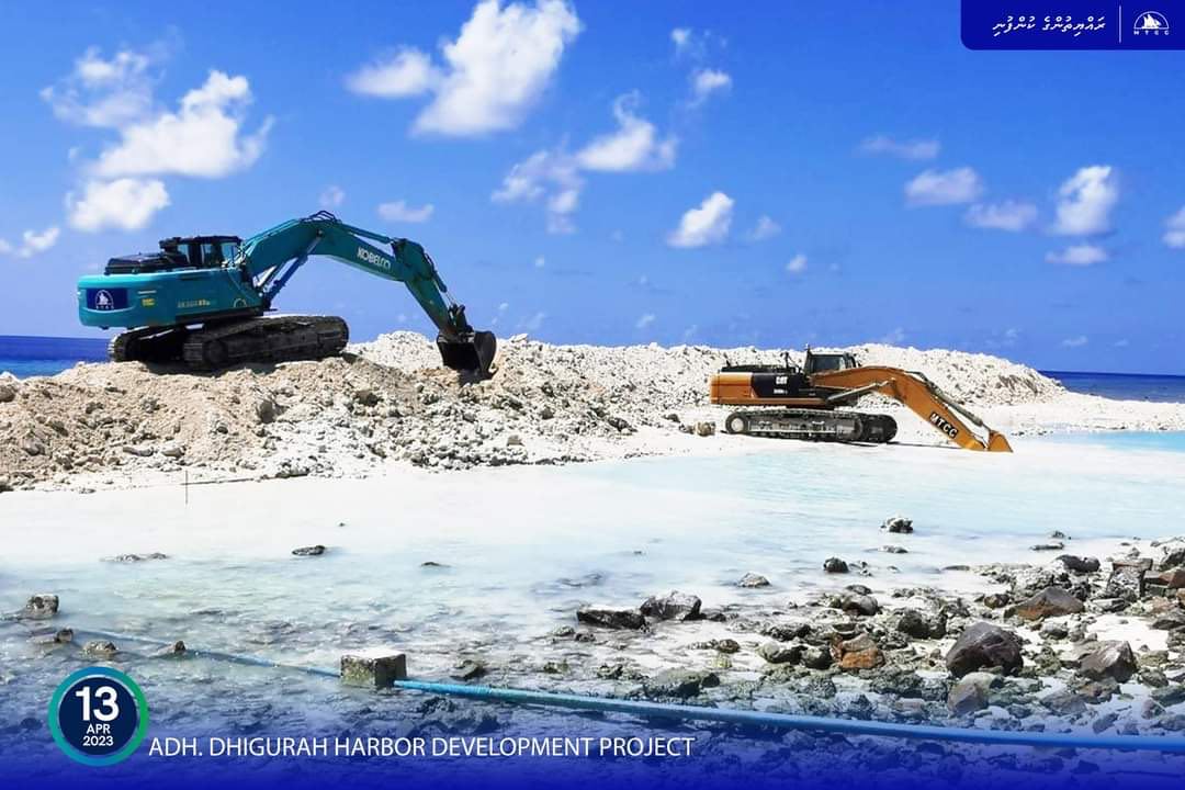 ދިގުރަށު ބަނދަރު: މިހާރު ކުރިއަށްދަނީ އައު ހާބަރ ބޭސިން ފުންކުރުމުގެ މަސައްކަތް