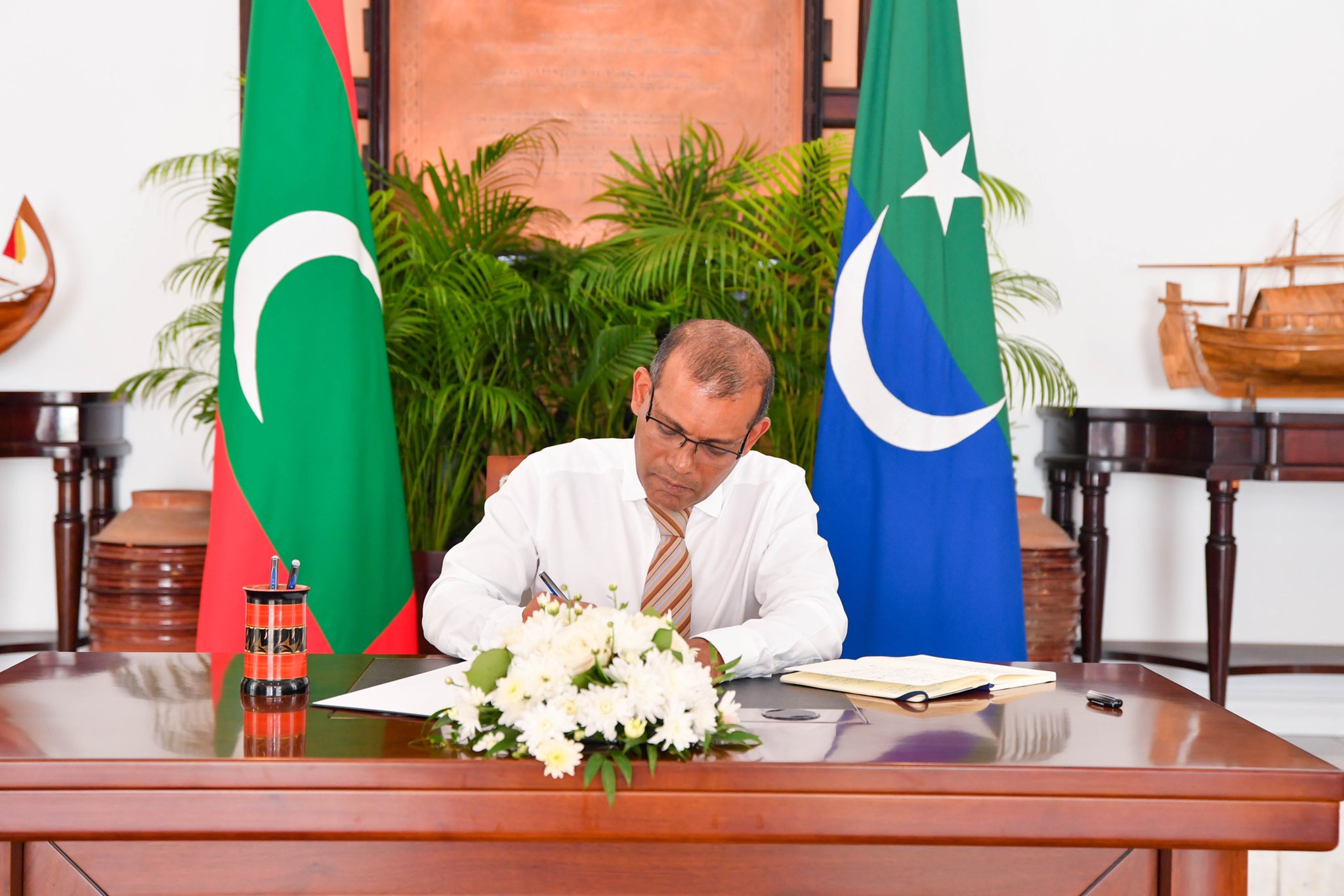 ލަތީފުގެ ހަނދާނުގައި ރައްޔިތުންގެ މަޖިލީހުގައި ތައުޒިޔާގެ ދަފްތަރެއް ހުޅުވައިފި