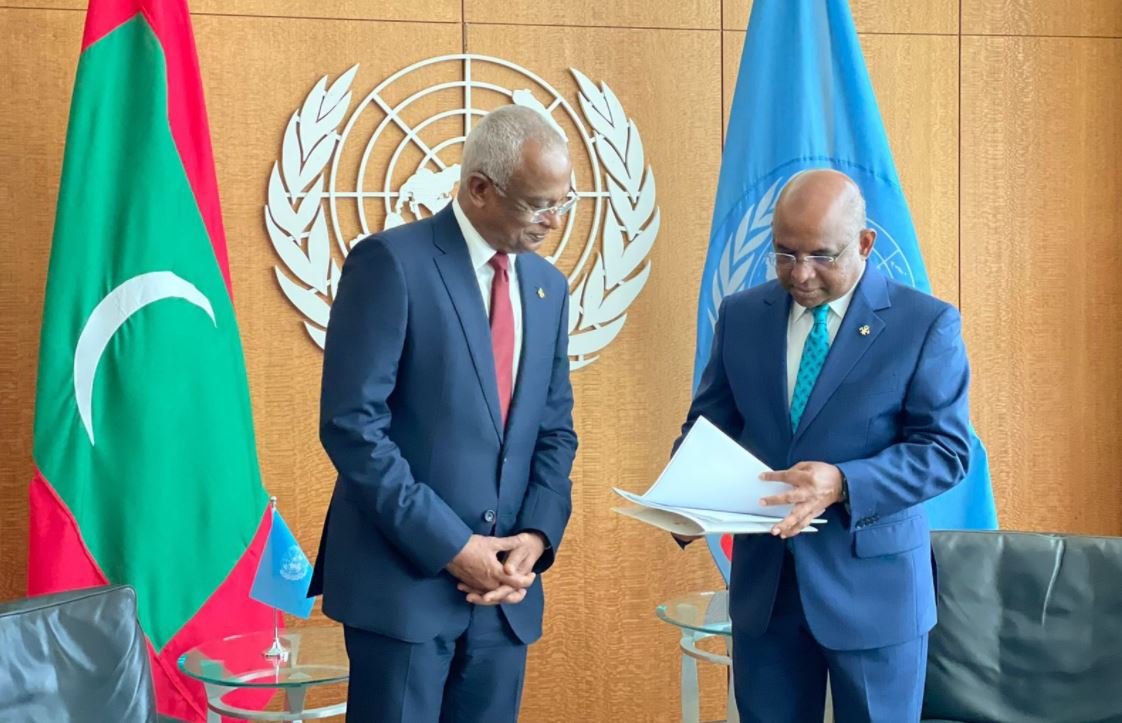 މިނިސްޓަރ ޝާހިދާއި ދިވެހިރާއްޖެއަށް ދުނިޔޭގެ ވެރިންގެ ތައުރީފް