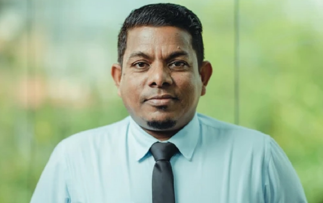 މެދުހެންވޭރު ދާއިރާގެ ކައުންސިލަރު އާދަމް ރަމީޒް ޕީޕީއެމުން އިސްތިއުފާދެއްވައިފި