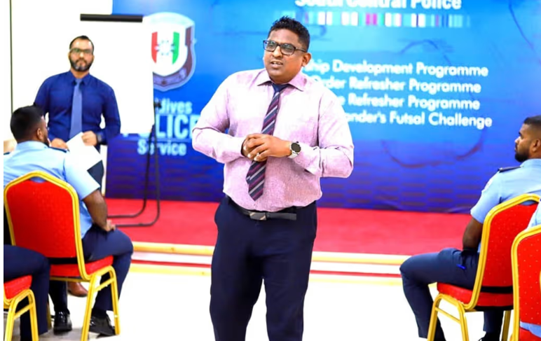 ޕޮލްކޯގެ ސީއީއޯ، އަހުމަދު އަނީސް--