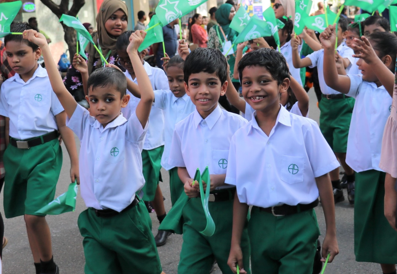 ޚާއްސަ ހާލަތެއްނެތި ދިރާސީ އަހަރުތެރޭ ސްކޫލު ބަދަލުކުރެވޭނީ ދެފަހަރު: މިނިސްޓްރީ