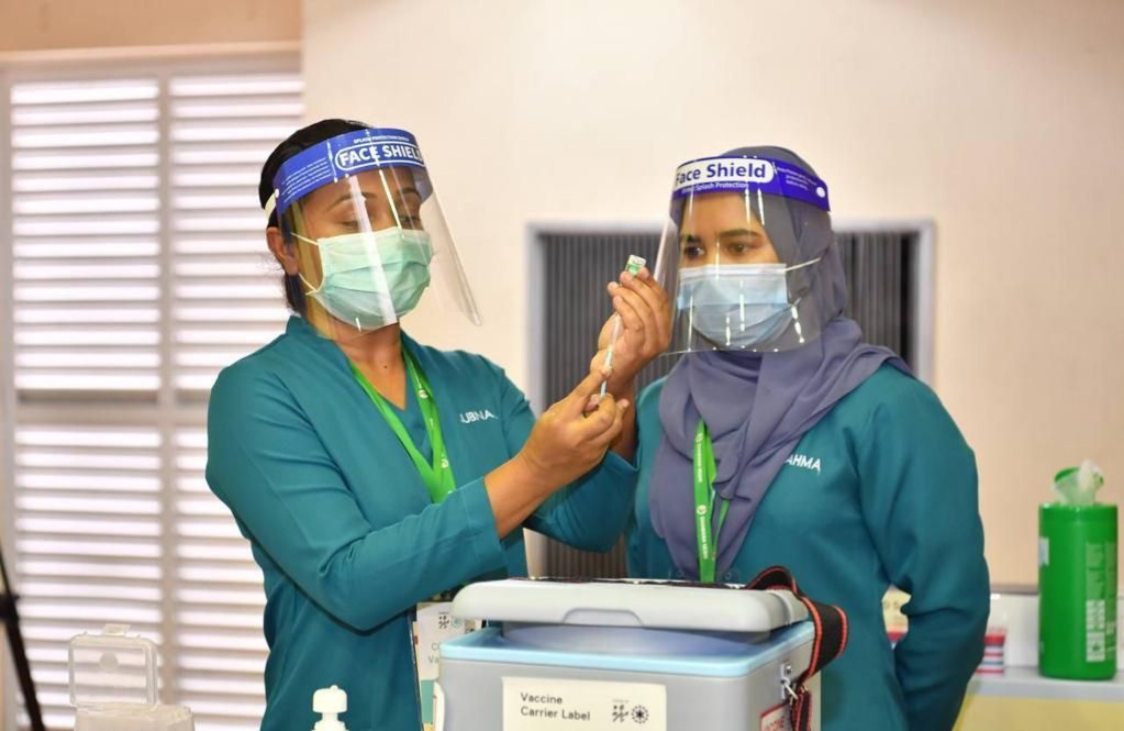 ކޮވިޑް-19: ރާއްޖޭގައި އެއްލަކައަށްވުރެ ގިނަމީހުން ވެކްސިން ޖަހައިފި