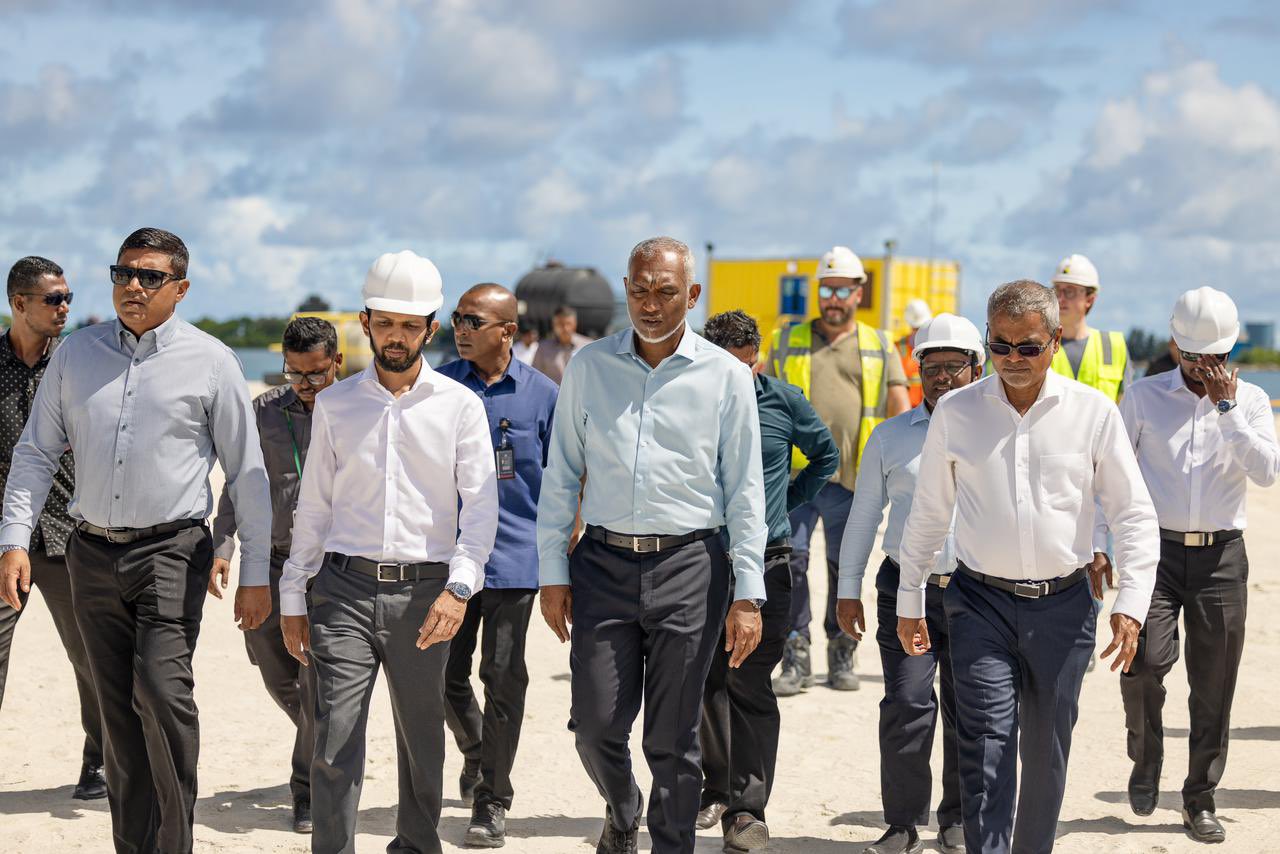 ގުޅީފަޅު މަޝްރޫއު ކުރިއަަށްދާގޮތް ރައީސް މުޢިއްޒު ބައްލަވާލައްވައިފި