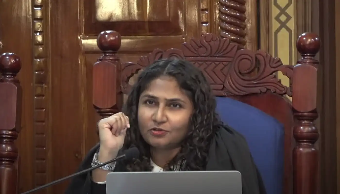 އަޒްމިރަލްދާ ސަސްޕެންޑުކުރި މައްސަލަ އދ. އަށް ހުށައަޅައިފި