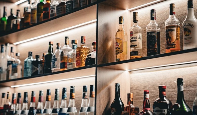 ސައުދީ އަރަބިއްޔާގައި ޑިޕްލޮމެޓުންނަށް ބަނގުރާ ވިއްކާ ފިހާރައެއް