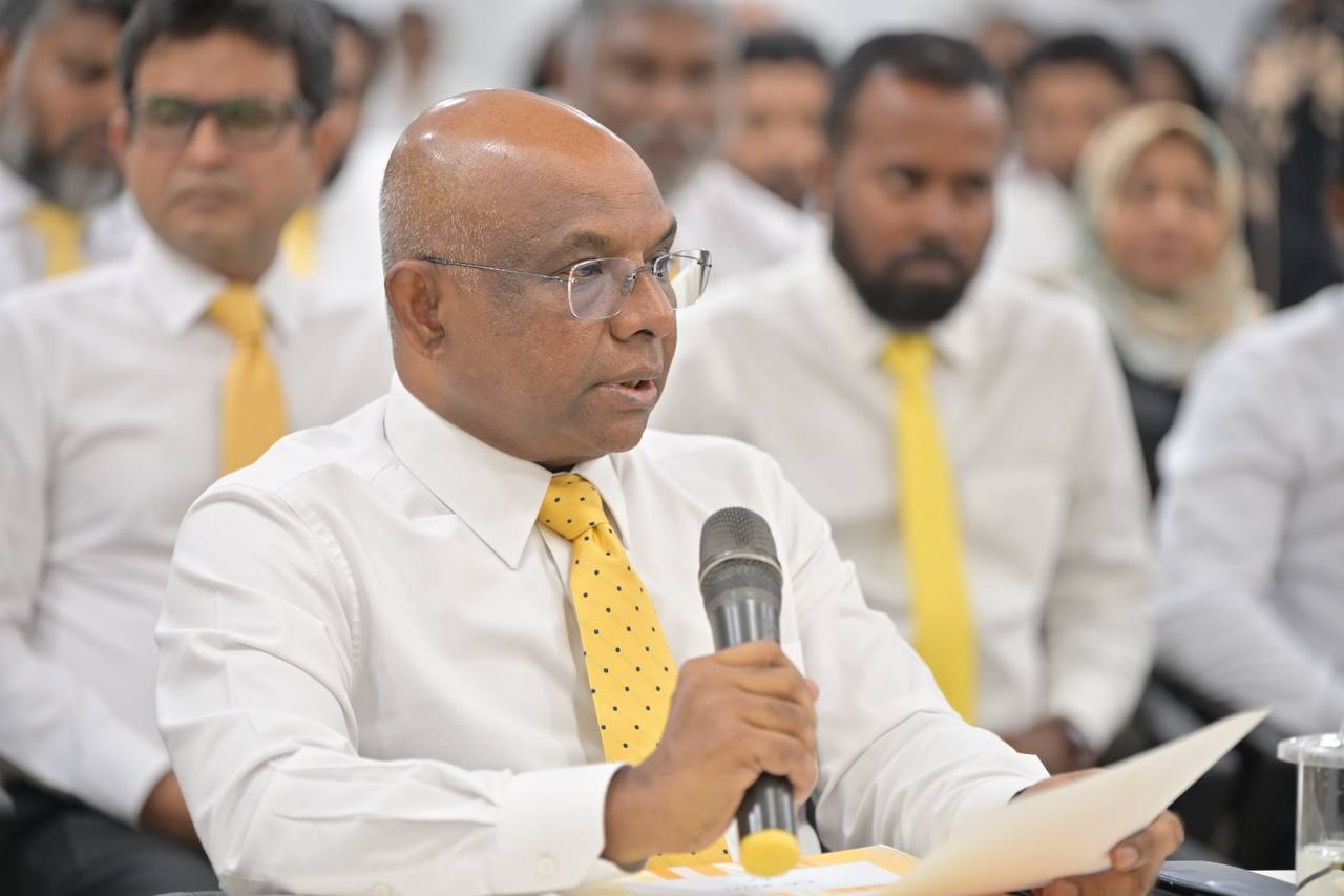 ހެދުން އެޅުމުގެ ގަވާއިދު ބަދަލުކުރީ އަންހެނުން މަގާމުތަކުން ދުރުކުރަން; މިއީ ހައްގުތަކަށް އަރައިގަތުން: ޝާހިދު