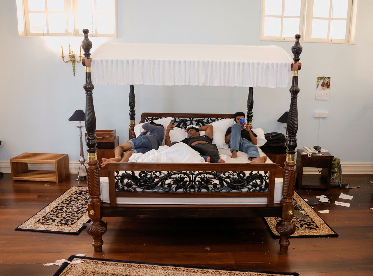 ލަންކާގެ ރައީސް އިސްތިއުފާ ދެއްވަންދެން ރައީސްގެ ގެކޮޅު ހުންނާނީ އާންމުން ހިސޯރުކޮށްފައި