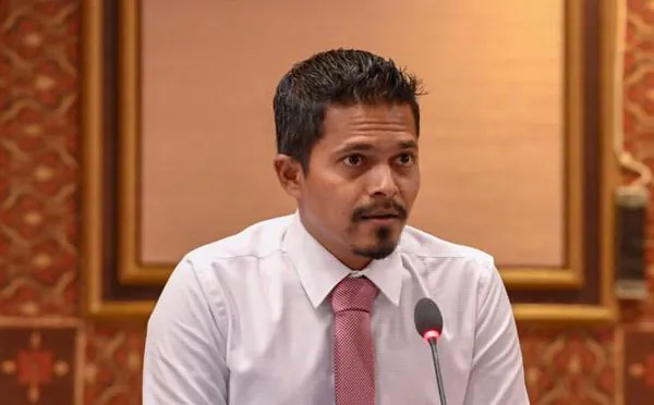 ވެރިކަމަށް އަންނަންވެސް ހެދީ ދޮގު؛ މިހާރުވެސް ޖައްސަނީ ދޮގު ސްކޭމް: ޙުސައިން