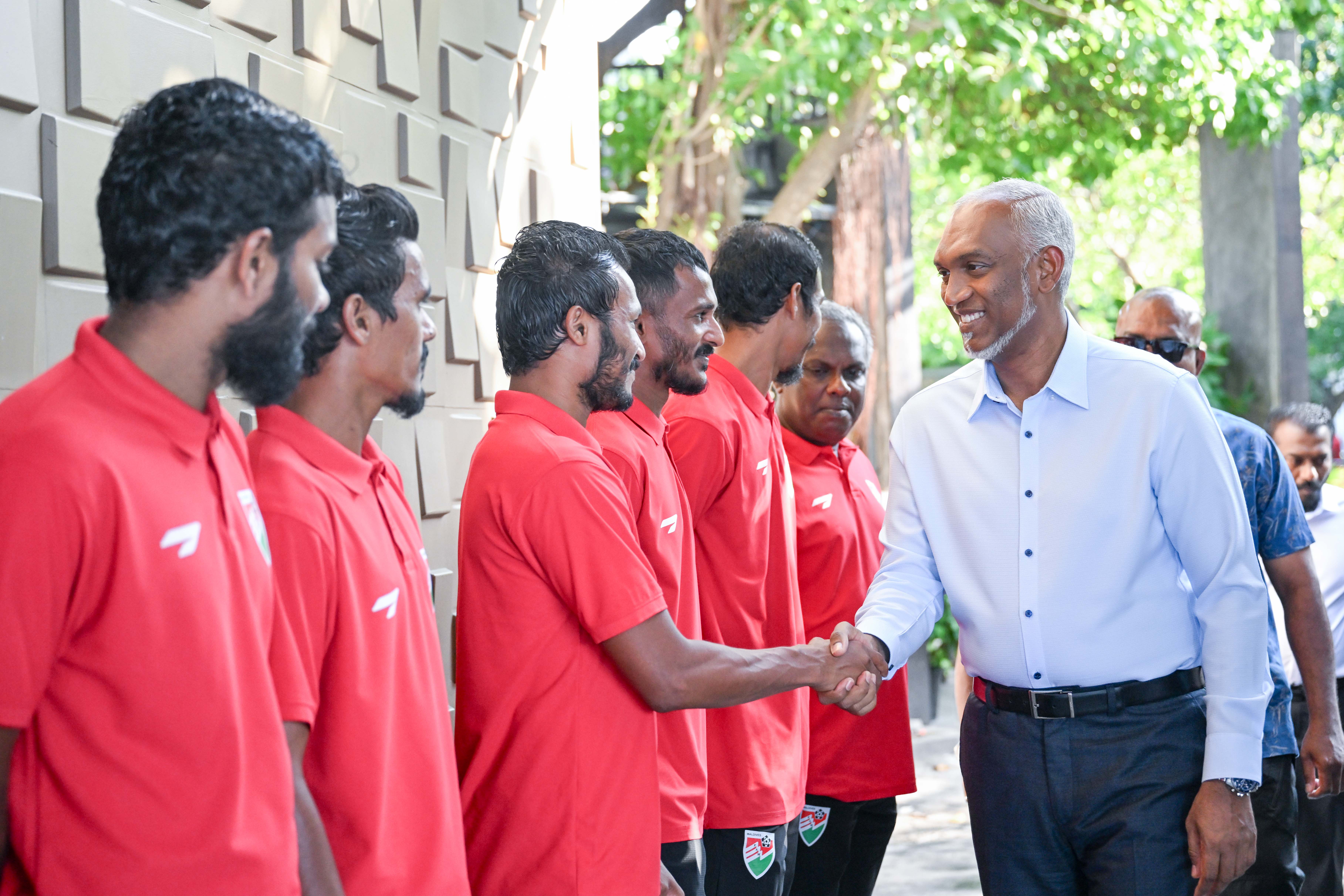 ފުޓުބޯޅަ ކުރިއަރުވަން އެހީތެރިކަމާއި އެއްބާރުލުން ދޭނެކަމަށް ރައީސް ވިދާޅުވެއްޖެ