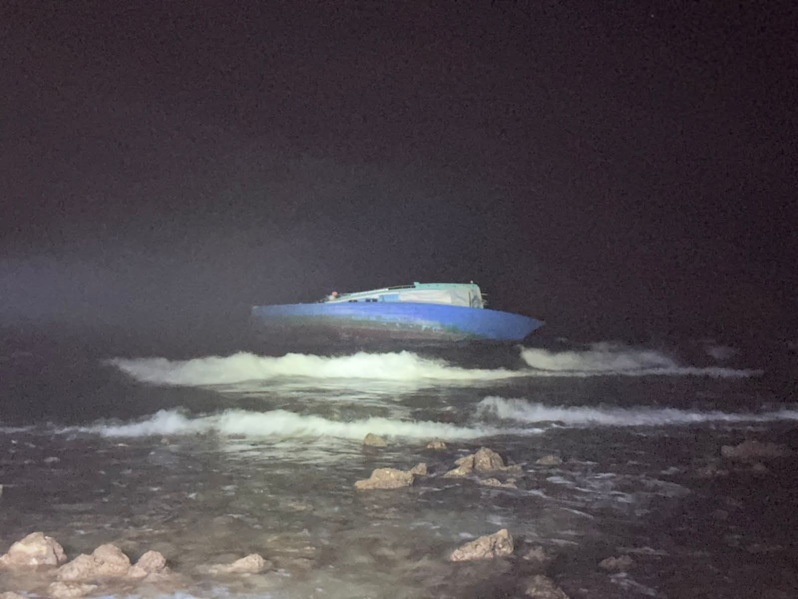 ކާށިދޫ ފަރަށް ބޯޓެއް އަރައި ހިނގި ހާދިސާގައި މީހަކު މަރުވެއްޖެ