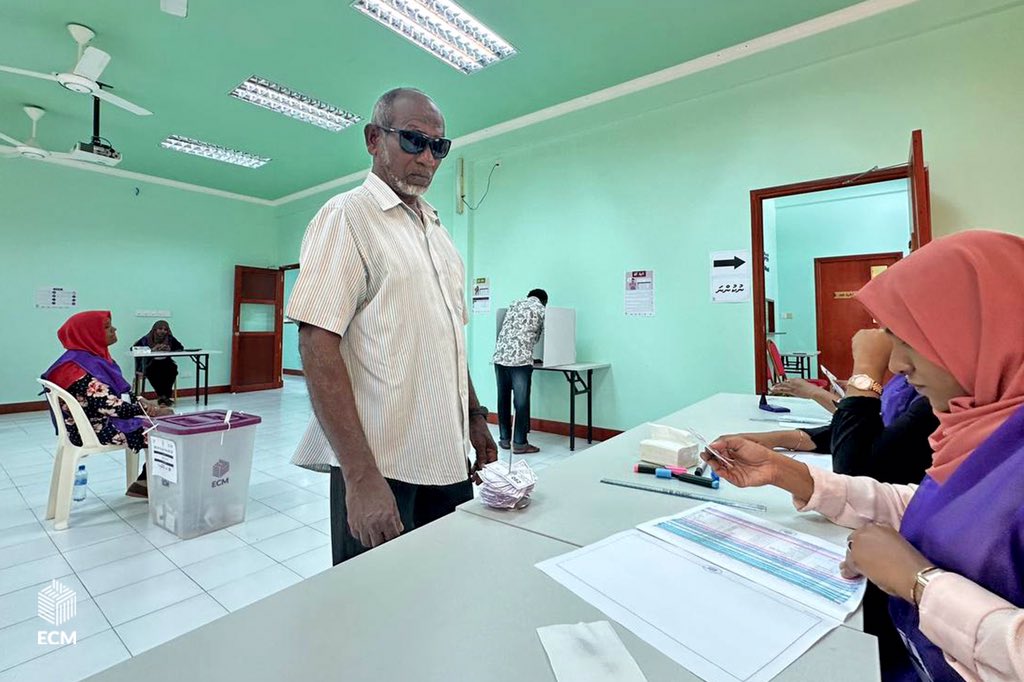 މިއަދުގެ 6 ބައި-އިލެކްޝަންގައި ވޯޓުލާފައިވަނީ 57 އިންސައްތަ މީހުން