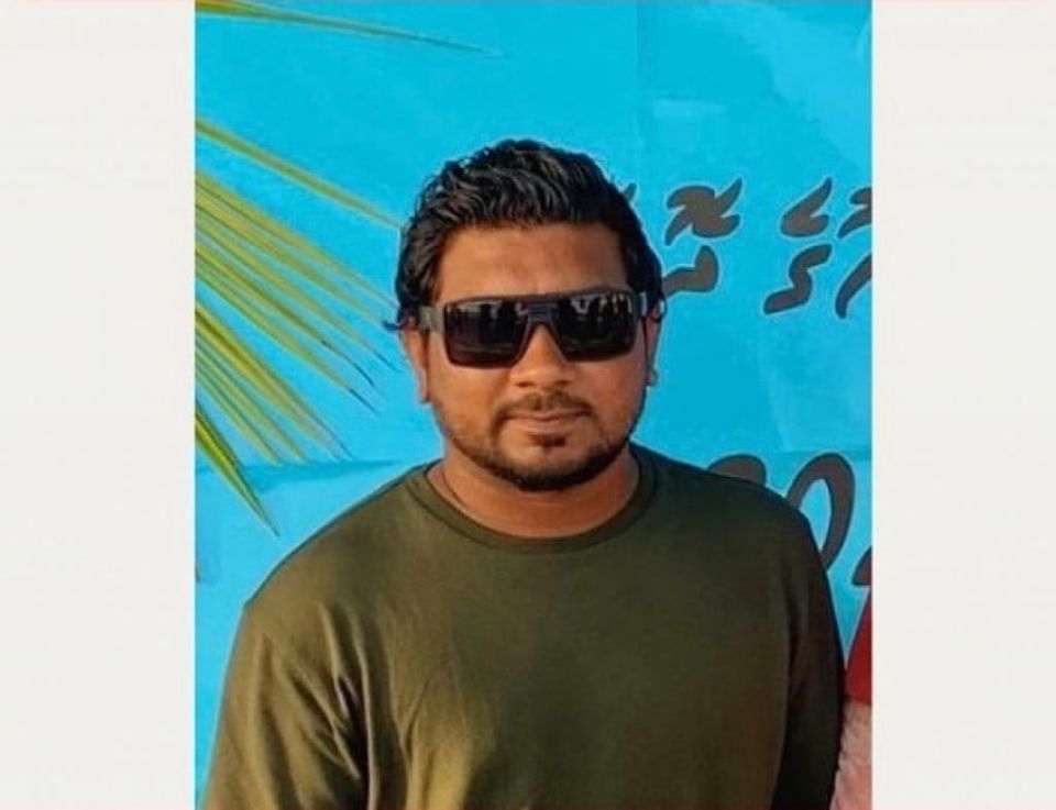 ފިލާ އޮއްވައި އައްސަދު ހޯދައިފި