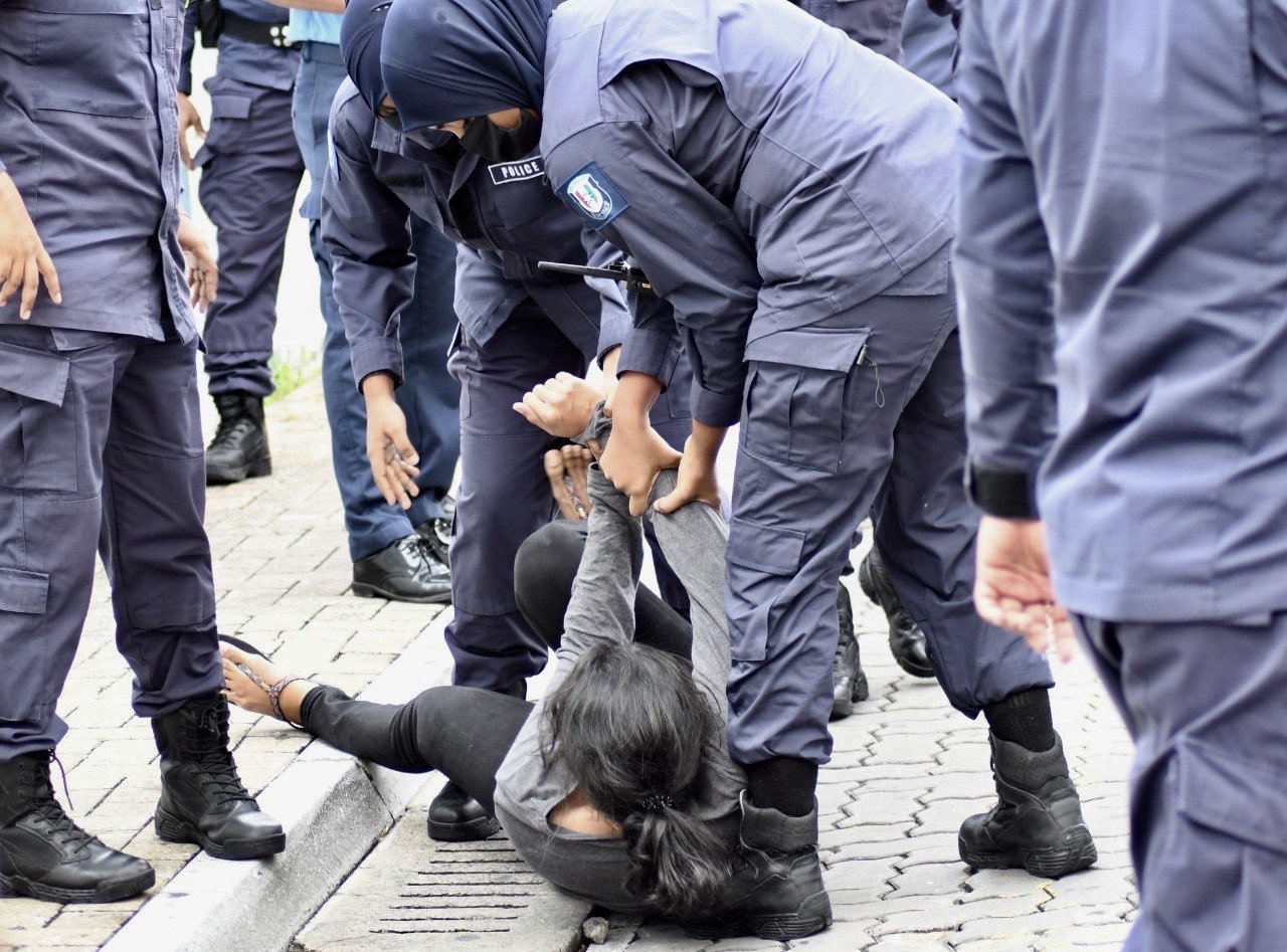 ހޫނުފެނަށް ވެއްޓުމުން ސަރުކާރުން ބުނީ އެއްވެއުޅުން މަނާކުރީ ވަގުތީ ގޮތުން ކަމަށް