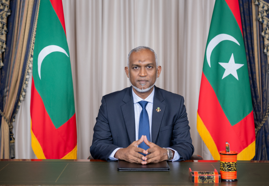 ސަރުކާރުގެ ސިޔާސީ މުވައްޒަފުންގެ އަދަދު 922: ރައީސް އޮފީސް