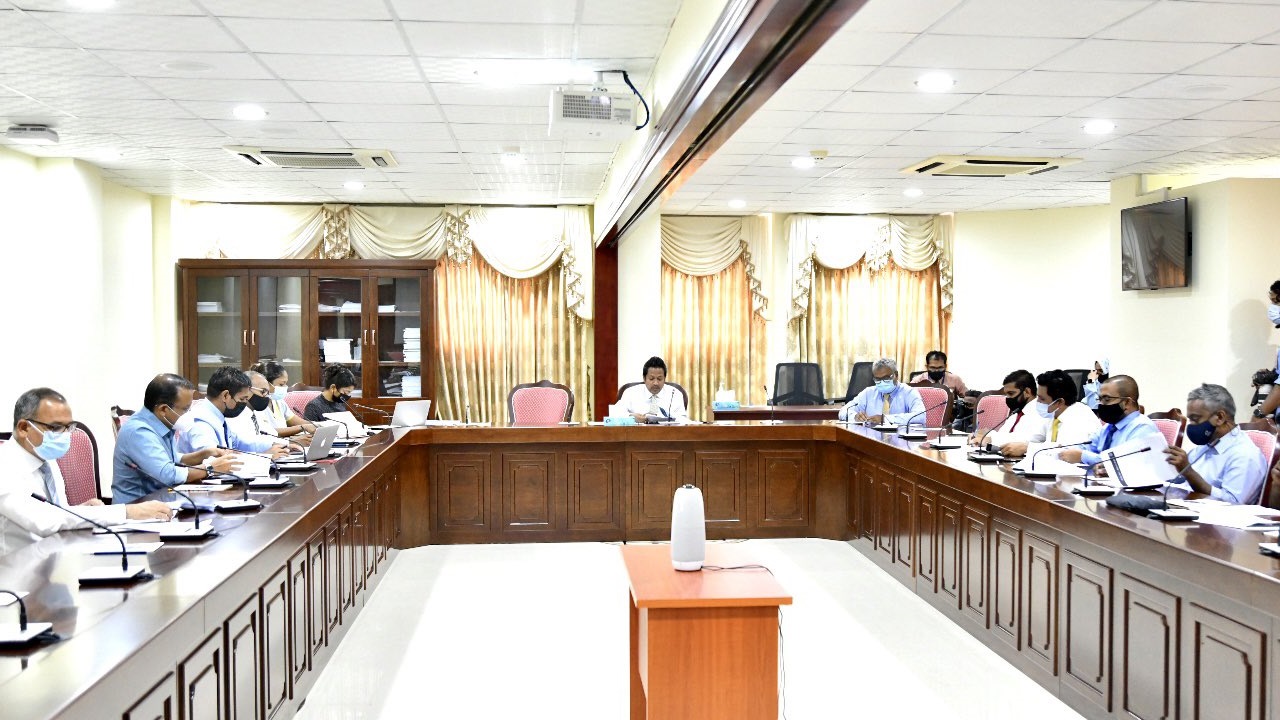 ހިޔާނާތުގެ ލިސްޓު މަޖިލީހުން ކުޑައިރުކޮޅެއްގެ ތެރޭގައި އާންމުކުރަނީ