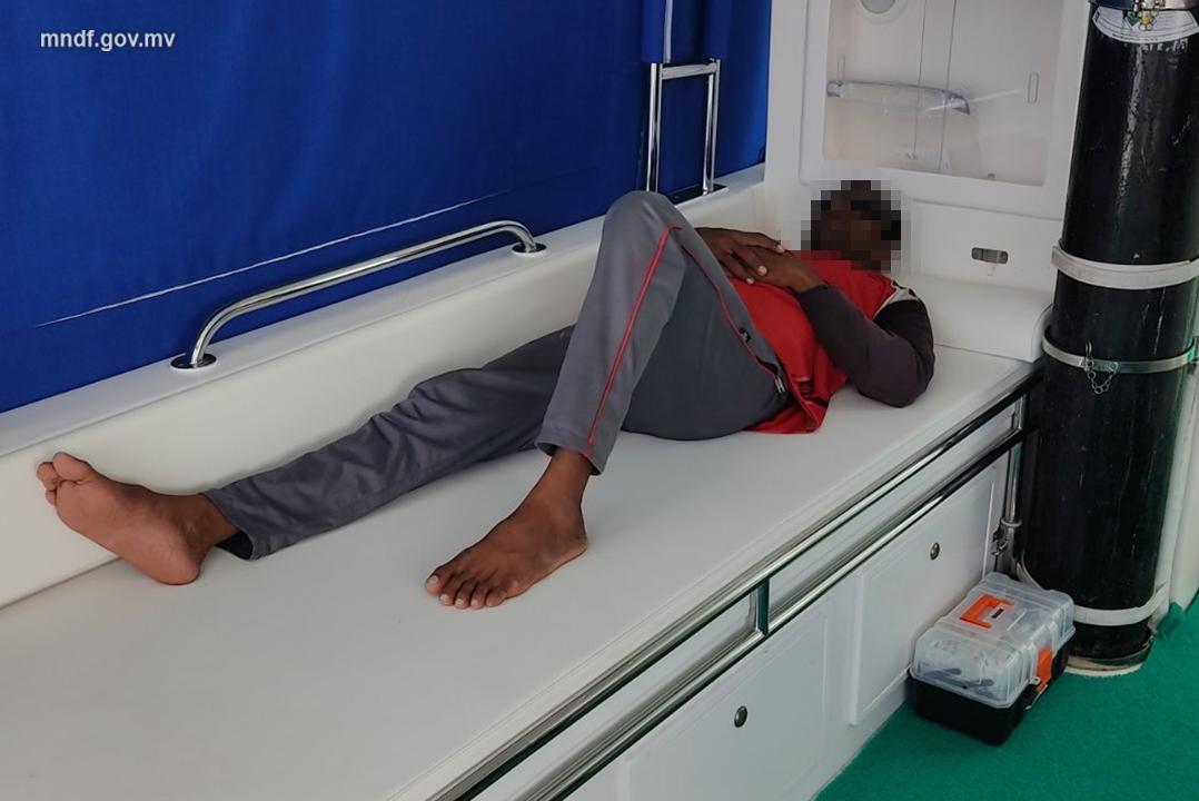 މަސްވެރިއެއްގެ ލޮލަށް ބުޅިއެއް ހެރިގެން، ކޯސްޓްގާޑުން އެހީތެރިކަން ފޯރުކޮށްދީފި