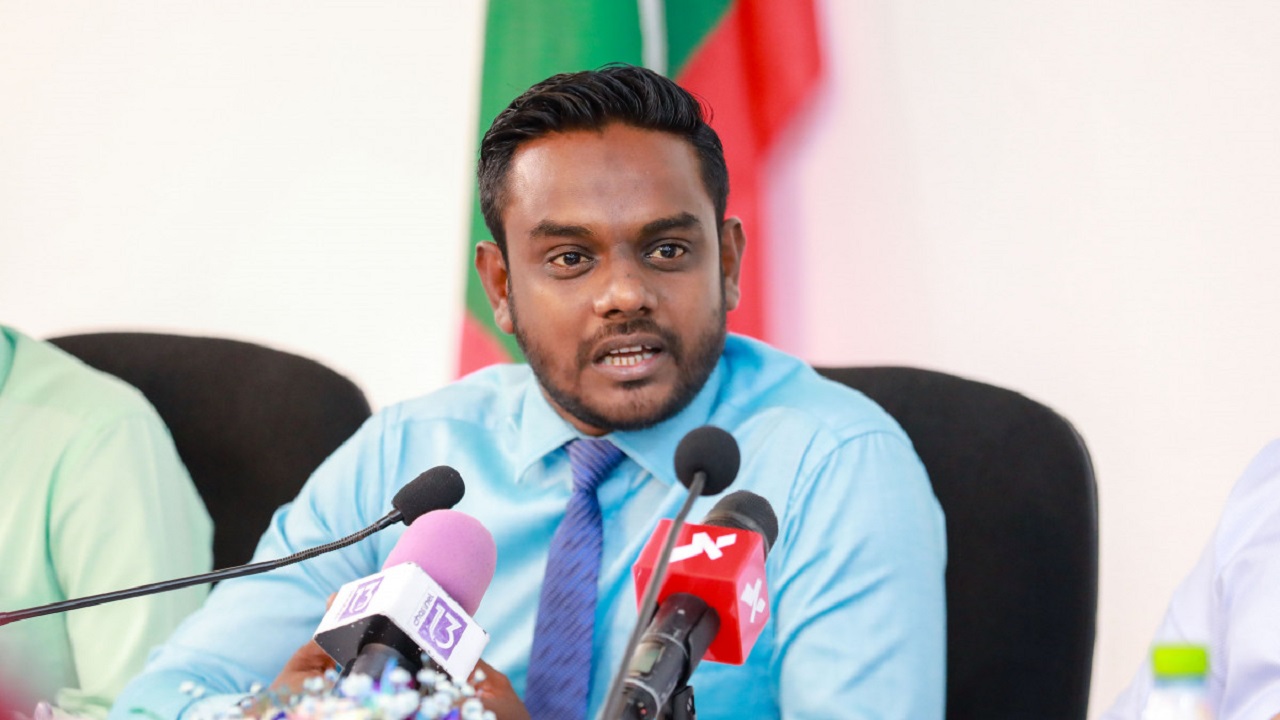 އިލެކްޝަންގެ ނައިބު އަހުމަދު އަކްރަމް މަގާމުން ވަކިކުރަން ކޮމިޓީން ނިންމުމުން އިސްތިއުފާ ދެއްވައިފި