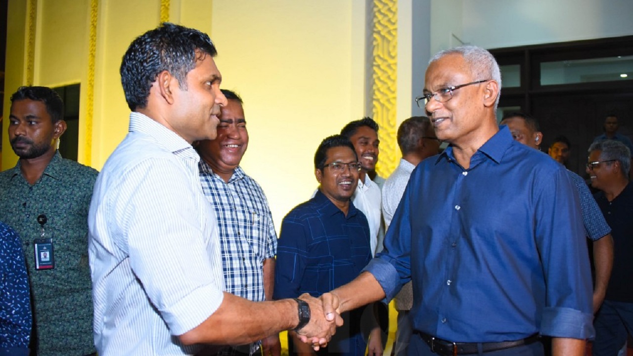 ރައީސާއި ނައިބު ރައީސްގެ މުސާރަ ކުޑަކުރި މައްސަލަ ތާވަލް ކޮށްފި