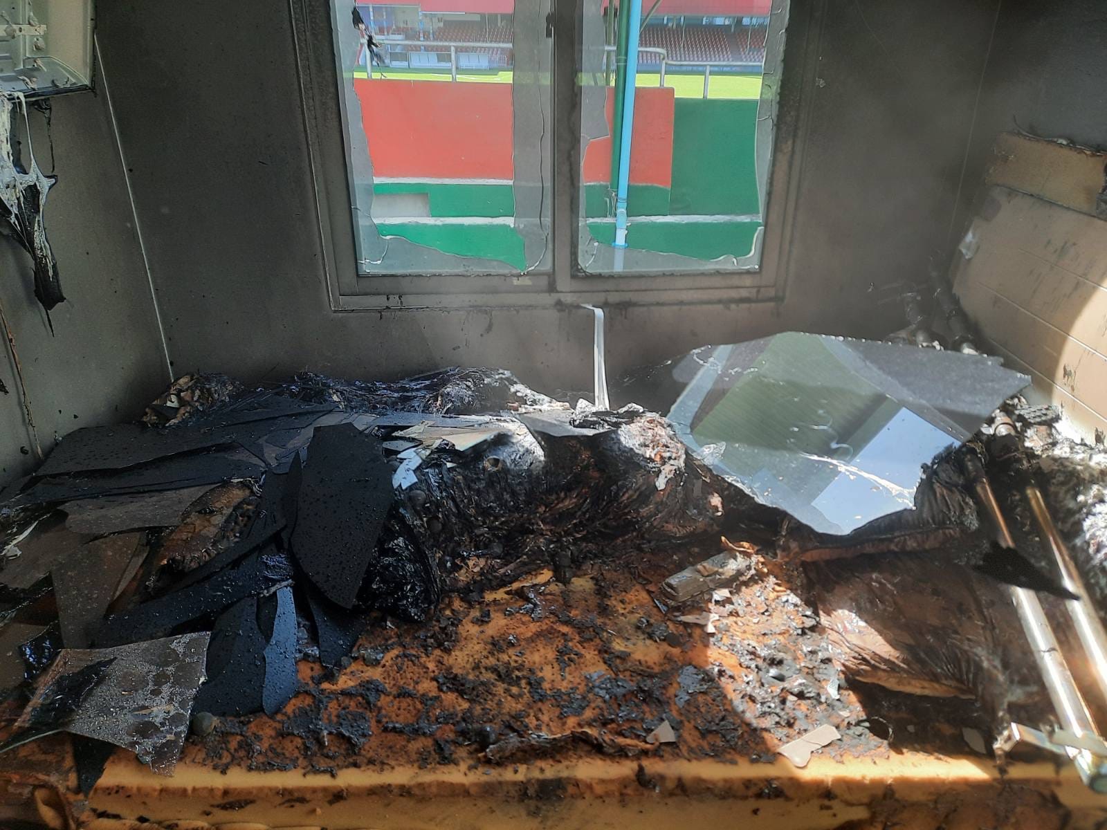 ގަލޮޅު ނޫވިނަ ގޭގައި އަލިފާނުގެ ޙާދިސާއެއް ހިނގައިފި