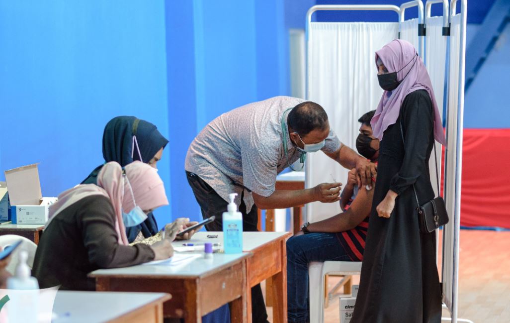 30 ހާހަށްވުރެ ގިނަ ދަރިވަރުން ވެކްސިން ފުރިހަމަކޮށްފި