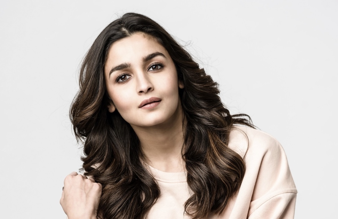 ފިލްމް އާރްއާރްއާރުން އާލިޔާގެ ފެނިލުމެއް