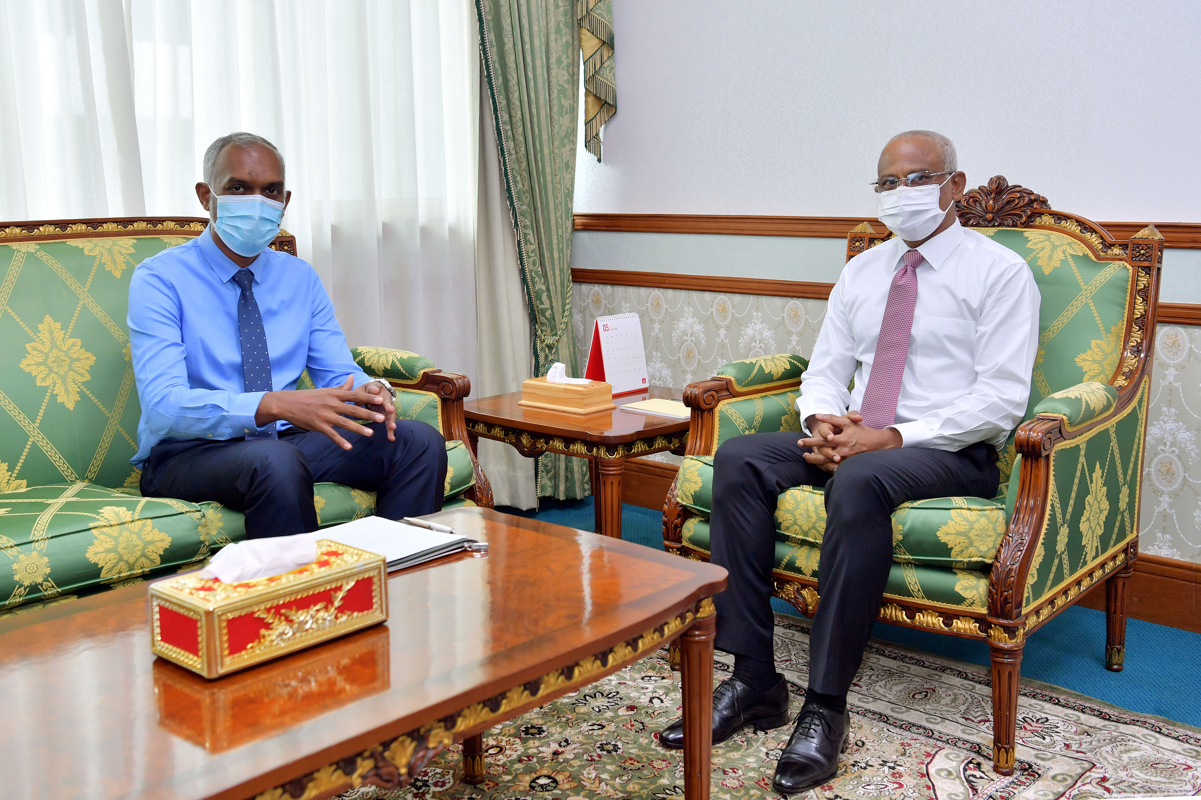 އިންތިޚާބީ ރައީސް މުއިއްޒާއި ރައީސް ޞާލިޙް ބައްދަލުކުރައްވަނީ