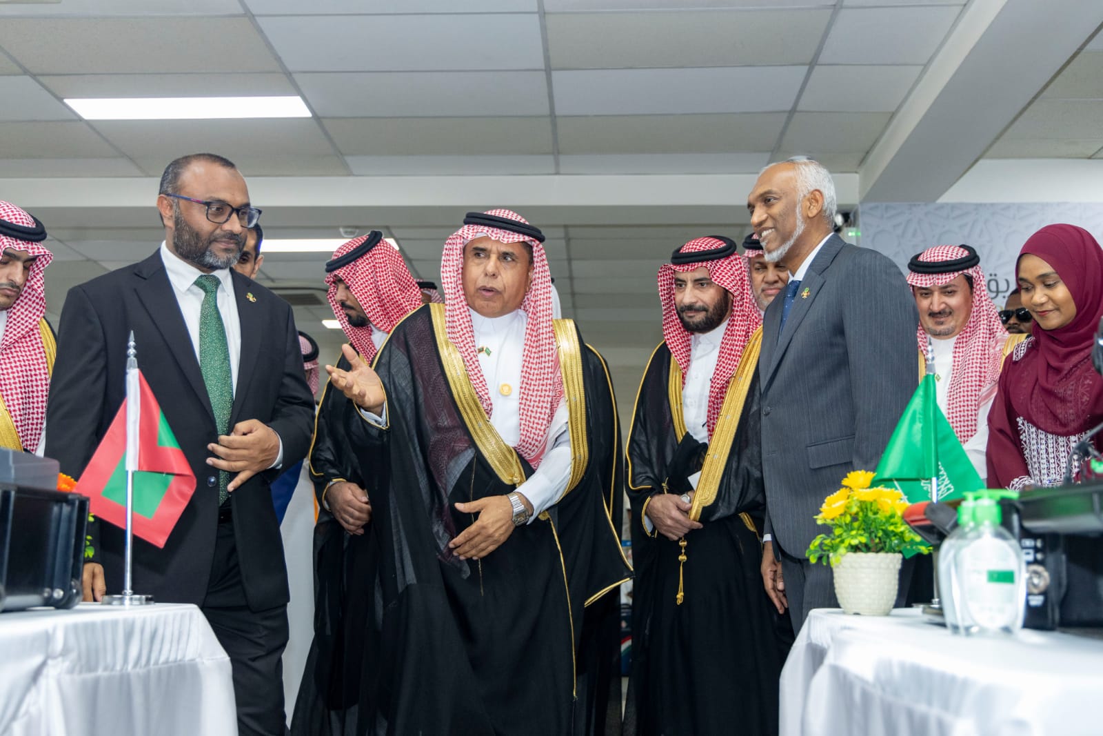 ޖިއްދާ އެއަރޕޯޓުގައި ހައްޖުވެރިން ދެން މަޑުކުރާކަށް ނުޖެހޭނެ: ޝަހީމް