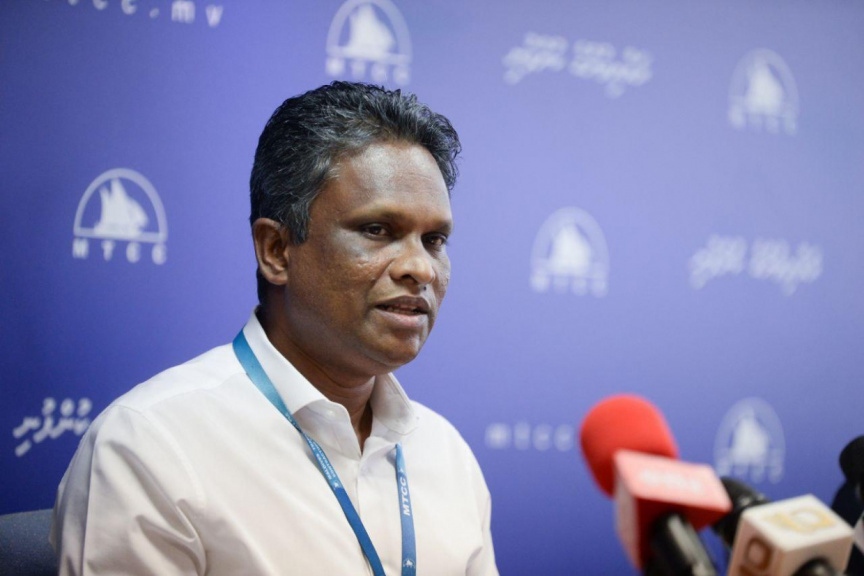 ހއ. އަތޮޅުގެ ފެރީގެ ހިދުމަތް މިމަހު ފަށަން އެބަ މަސައްކަތް ކުރަން: އާޒިމް