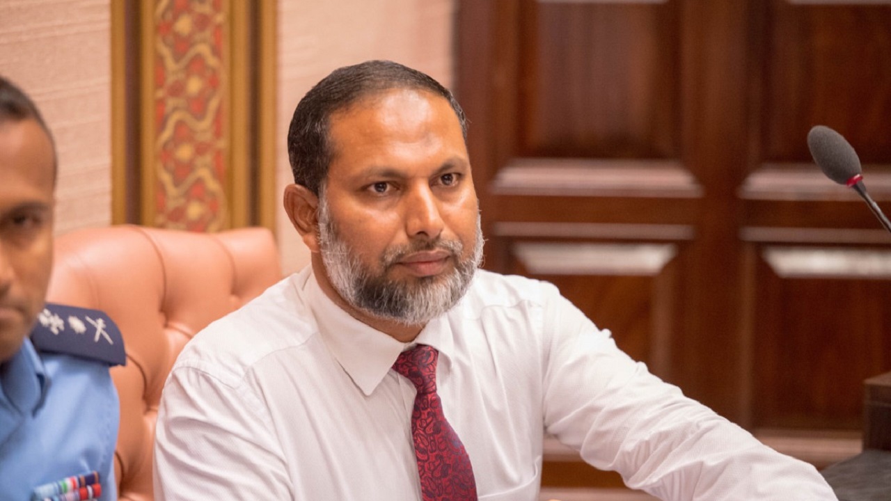 ދިވެހިންގެ ލެޔާ ގުޅިފައިވާ ފުޓުބޯޅަ ލެޖެންޑުންނަށް ފުރައްސާރަ ނުކުރޭ - އިމްރާން