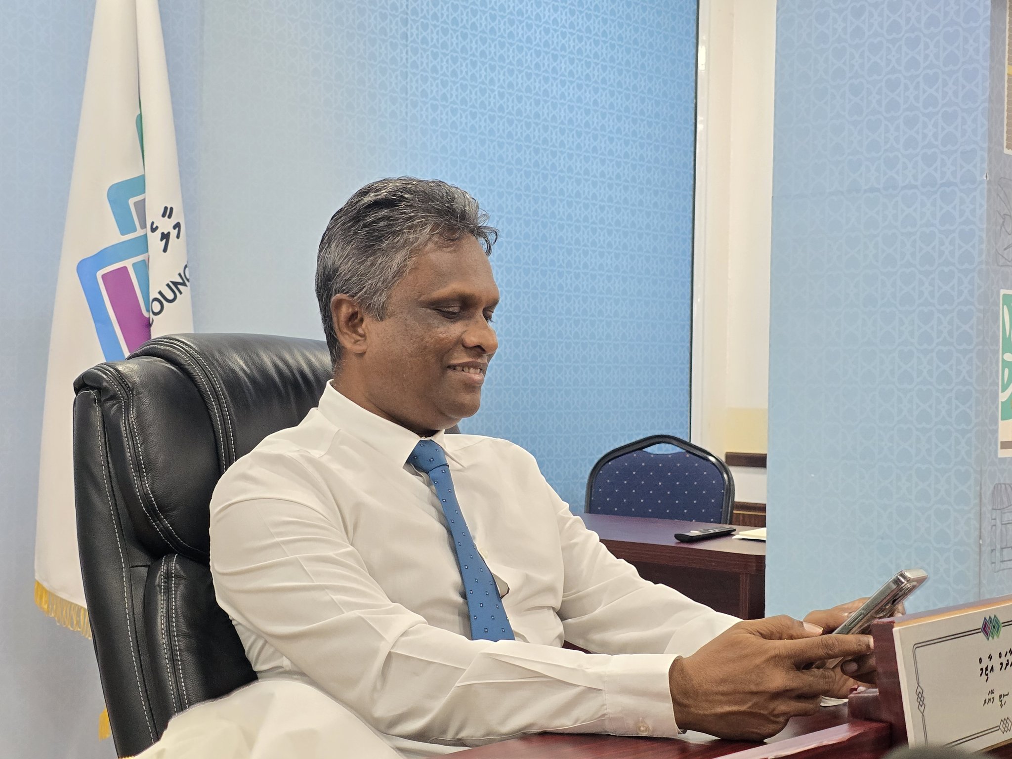 އާސަހަރާ މިސްކިތުގެ މަސައްކަތް ނިންމޭނީ އޮގަސްޓުގެ ނިޔަލަށް: މޭޔަރ އާޒިމް