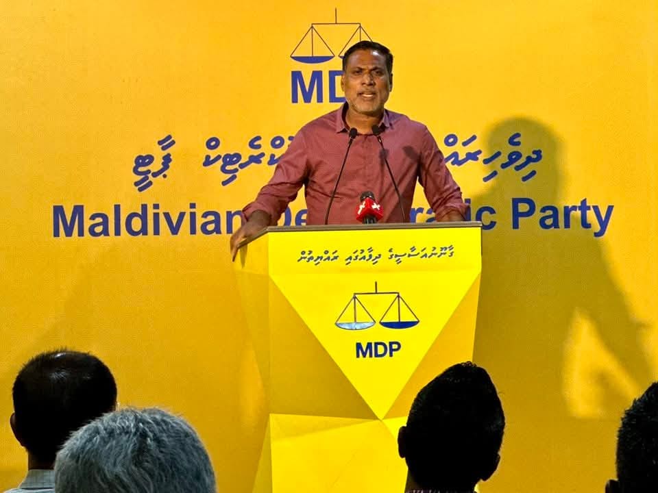 ބީއެމްއެލުން 30 އިންސައްތަ ފީ ނަގާ މައްސަލަ މަޖިލީހަށް ހުށައަޅާނަން: ޑރ. ޝަމްހީދު