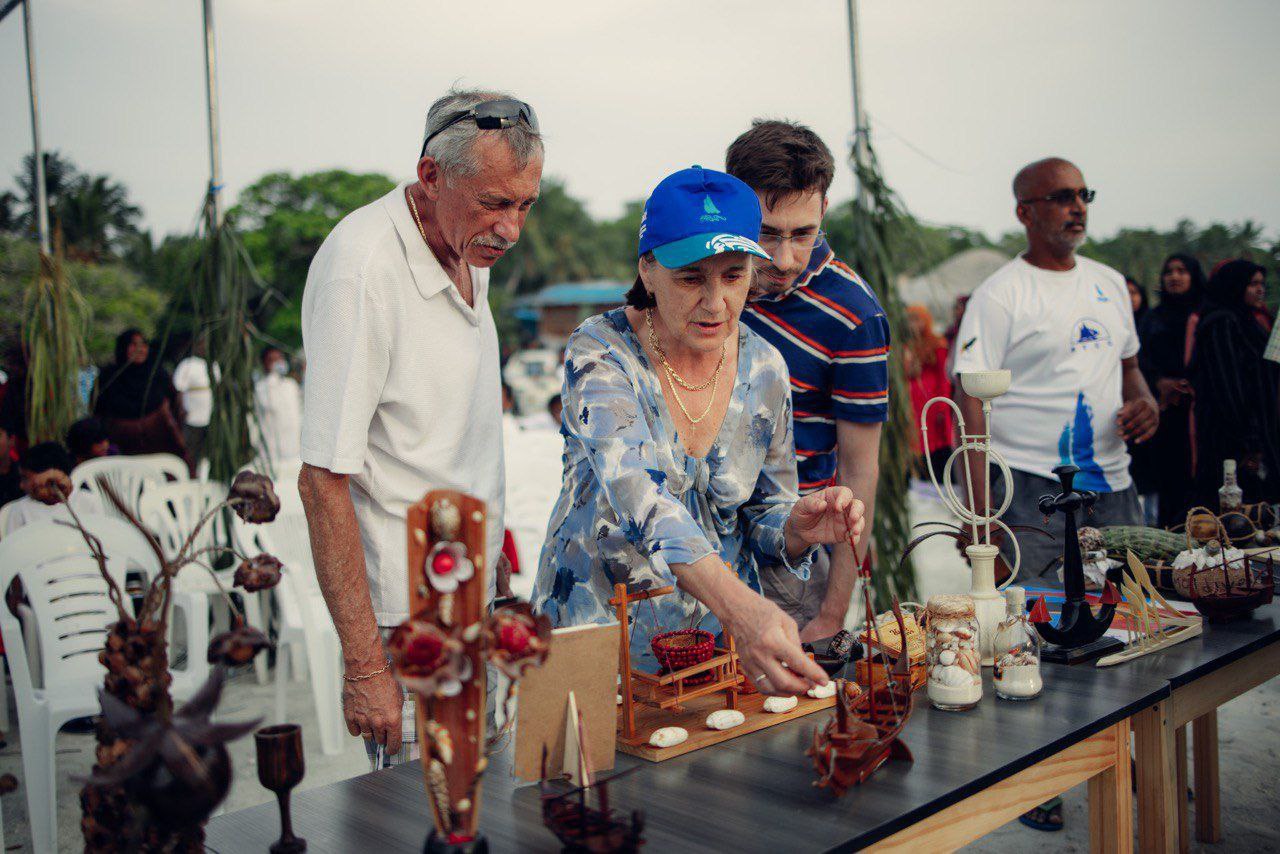 ރާއްޖެއަށް ނުވަލައްކަ ފަތުރުވެރިން ޒިޔާރަތްކޮށްފި