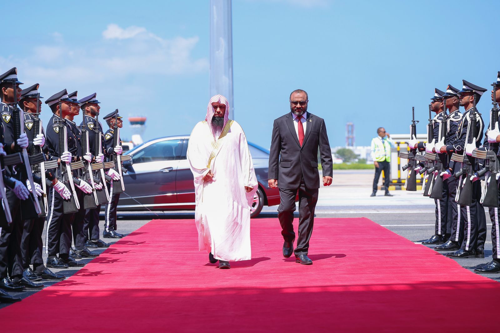 މަސްޖިދުއްނަބަވީގެ އިމާމު ރަސްމީ ދަތުރުފުޅެއްގައި މިއަދު މެންދުރު ރާއްޖެ ވަޑައިގަންނަވައިފި