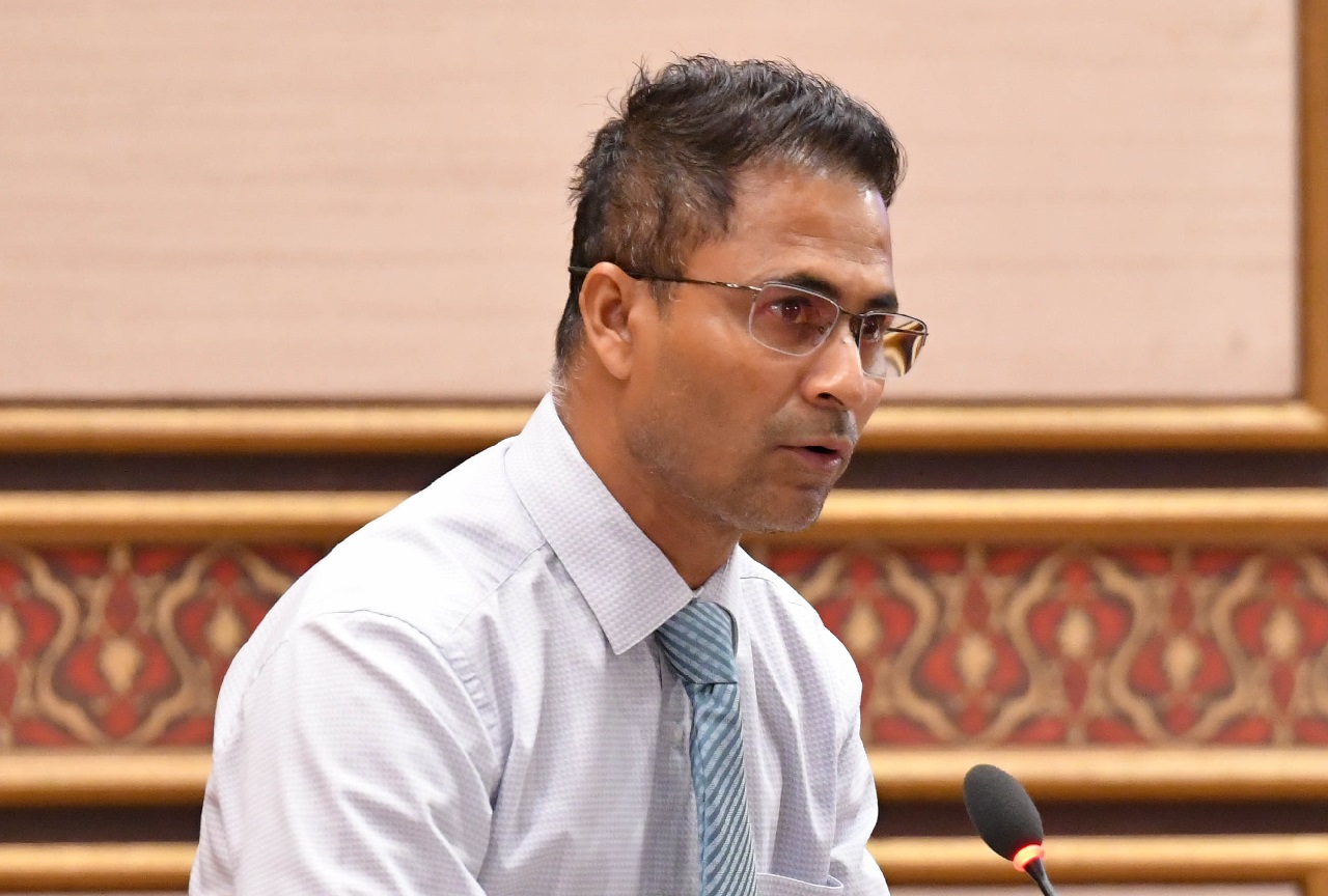 ޑްރީމްސް އިއްބެ ގޮވާލެއްވީ ސިޔާސީ ޕާޓީތަކަށް ދެމުންދާ ފައިސާ ވަގުތުން ހުއްޓާލުމަށް