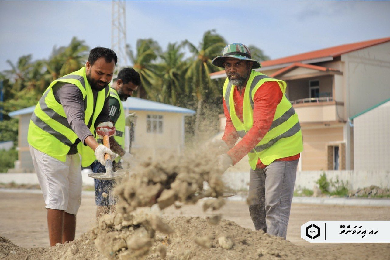އިހަވަންދޫއާއި ކުނބުރުދޫ ފުޓްސަލް ދަނޑުގެ މަސައްކަތް ބާރަށް ކުރިއަށް