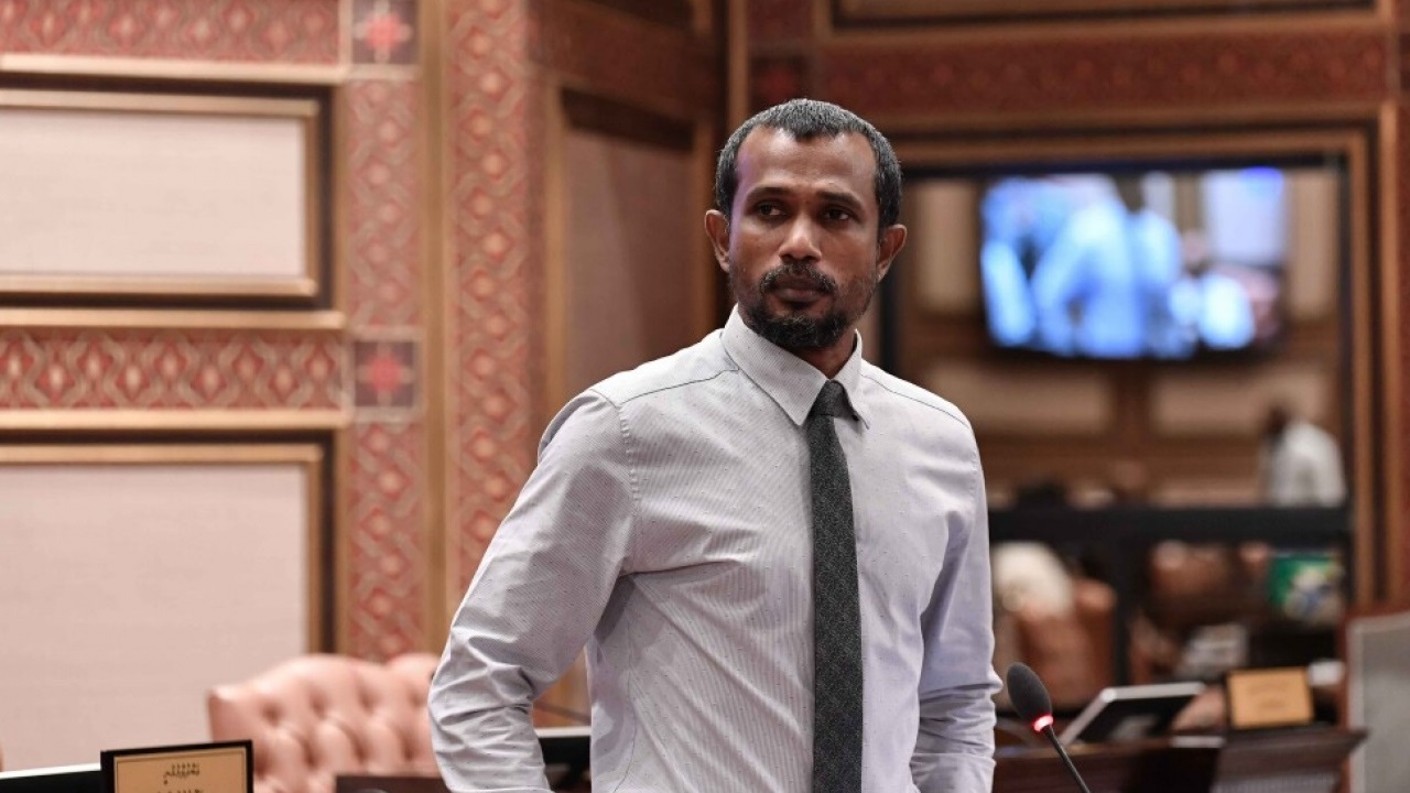 ޑރ. ޖަމީލް ނައިބުރައީސް ކަމުން ވަކިކުރީ ރައީސް ޔާމީން ބުނެގެން - ޠާރިޤް